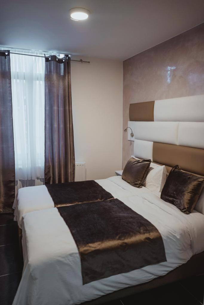 Hotel Onyx Expo Jette المظهر الخارجي الصورة