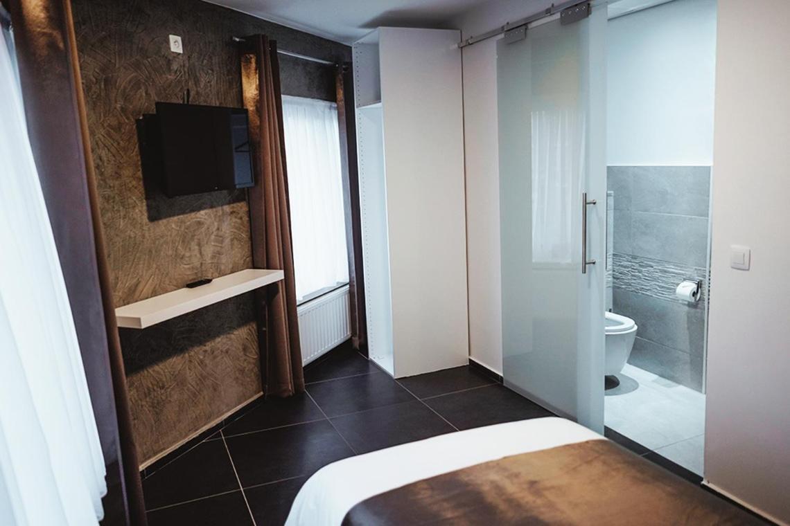 Hotel Onyx Expo Jette المظهر الخارجي الصورة